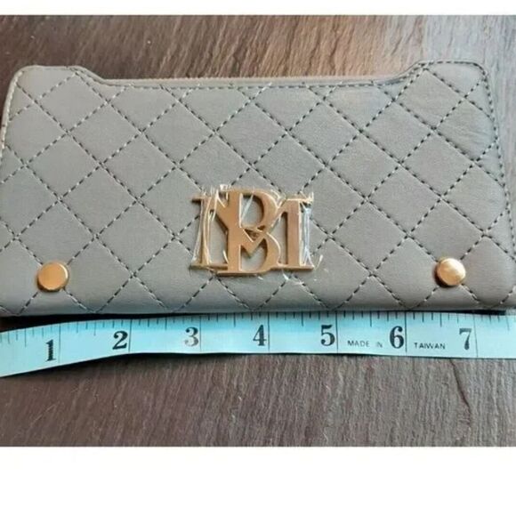 NWT BADGLEY MISCHKA Quilted Long Card Wallet Grey - Picture 4 of 6